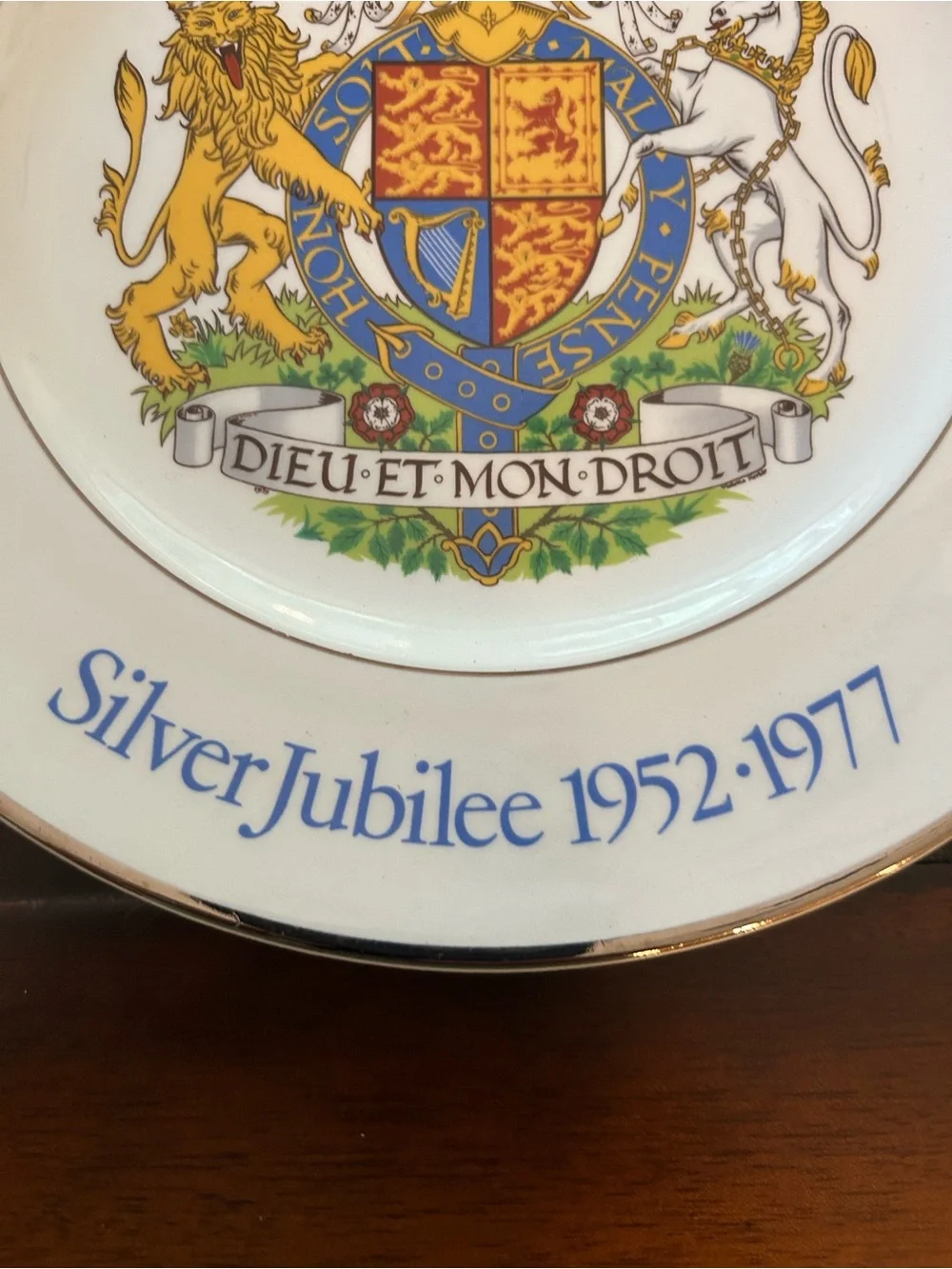 Commemorative Silver Jubilee Decorative Plate - White with Blue Crest